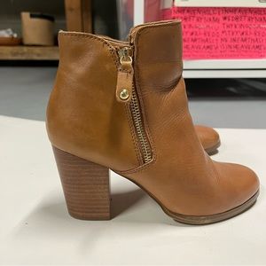 Aldo Tan ankle booties 7.5